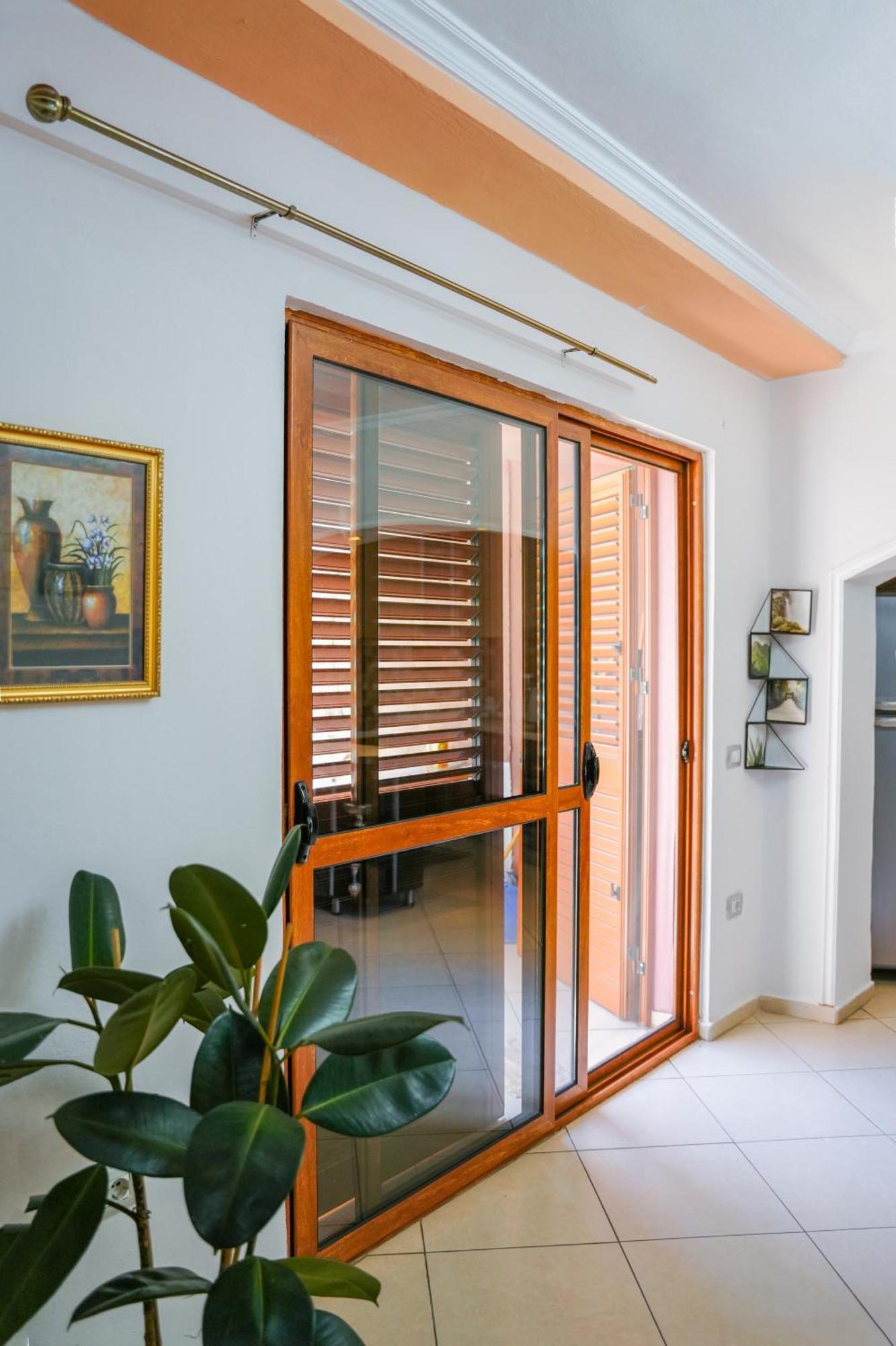 Tirana Centre Lions Gate 1 Apartment Esterno foto