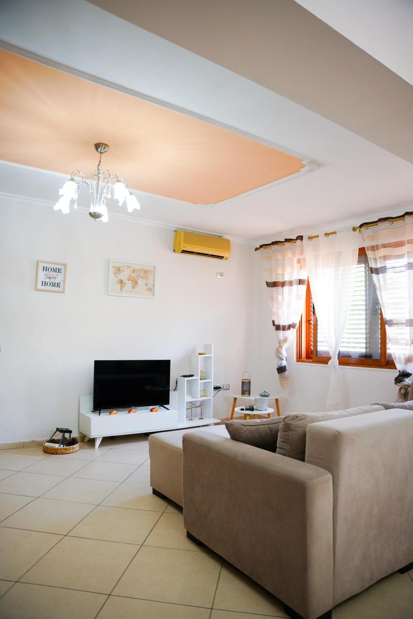 Tirana Centre Lions Gate 1 Apartment Esterno foto